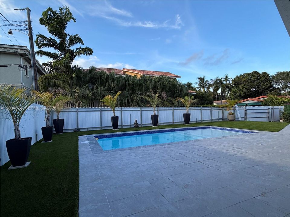For Rent: $7,000 (4 beds, 3 baths, 2125 Square Feet)