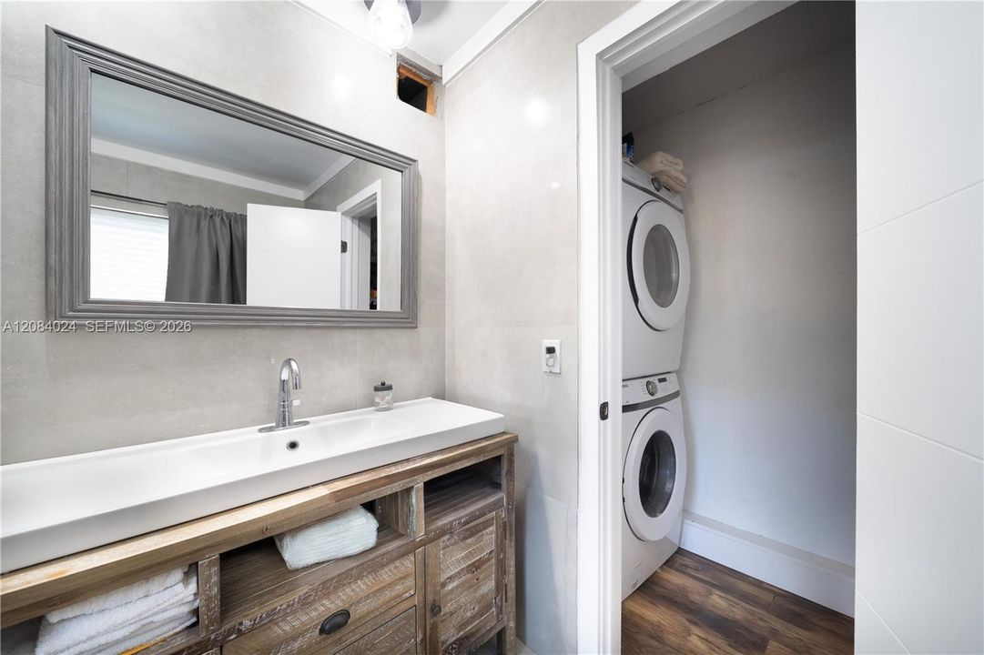 For Rent: $7,000 (4 beds, 3 baths, 2125 Square Feet)