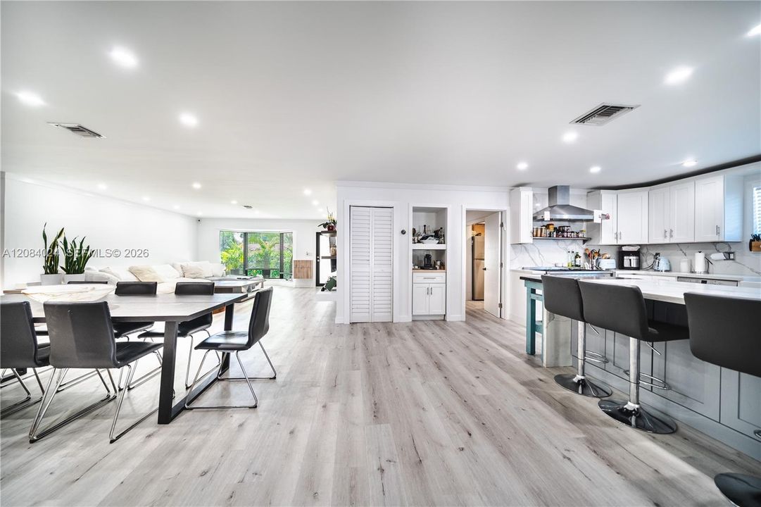For Rent: $7,000 (4 beds, 3 baths, 2125 Square Feet)