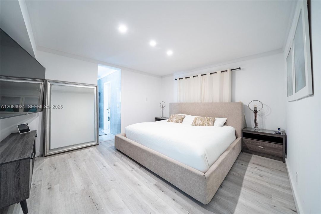 For Rent: $7,000 (4 beds, 3 baths, 2125 Square Feet)