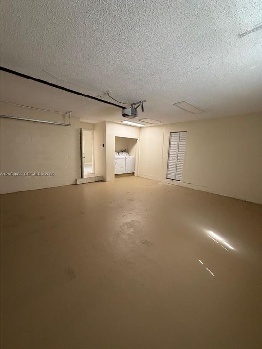 В аренду: $4,050 (4 спален, 2 ванн, 1578 Квадратных фут)