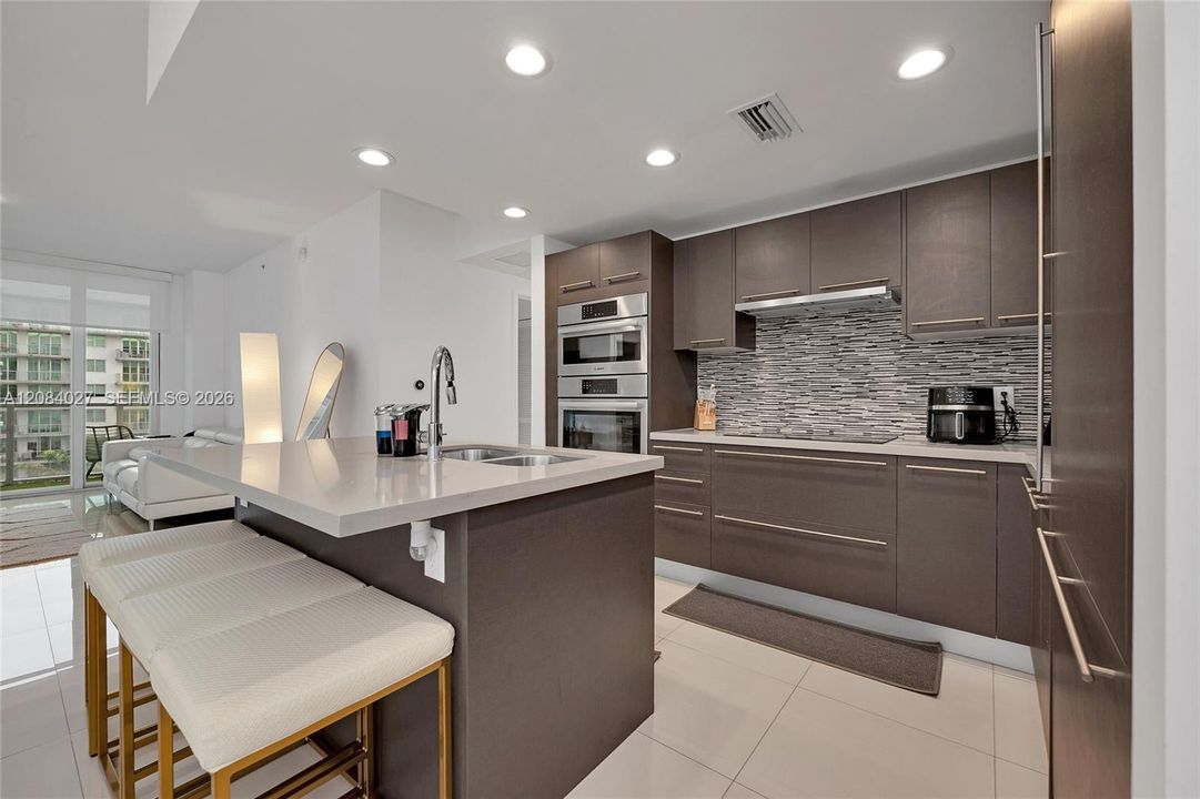 En Venta: $490,000 (2 camas, 2 baños, 1130 Pies cuadrados)