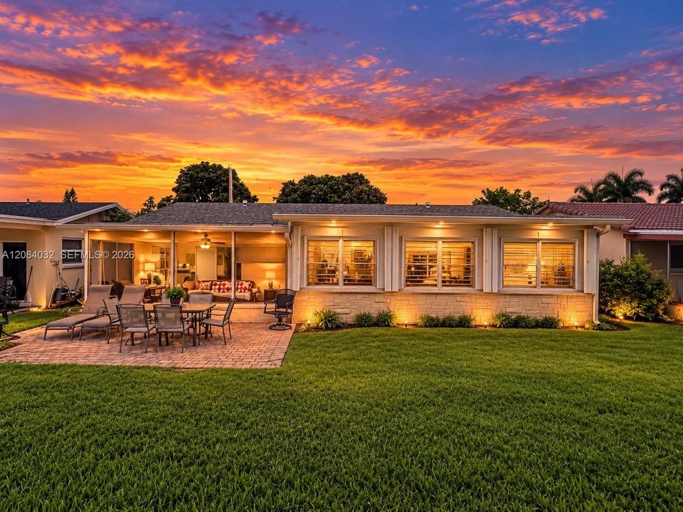 For Sale: $369,900 (2 beds, 2 baths, 1182 Square Feet)