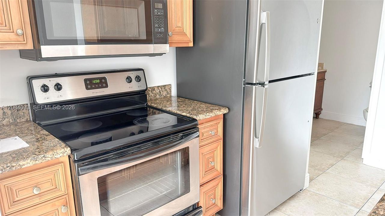 For Rent: $1,700 (1 beds, 1 baths, 695 Square Feet)