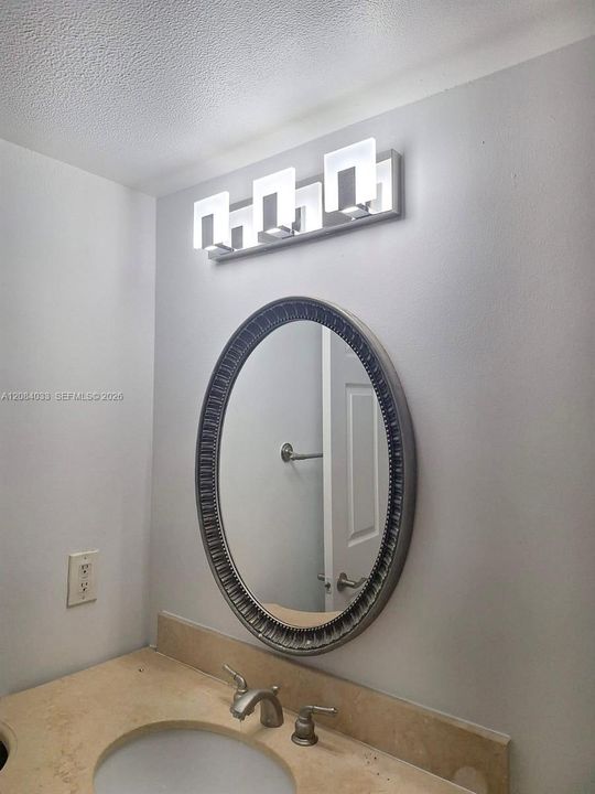 For Rent: $1,700 (1 beds, 1 baths, 695 Square Feet)