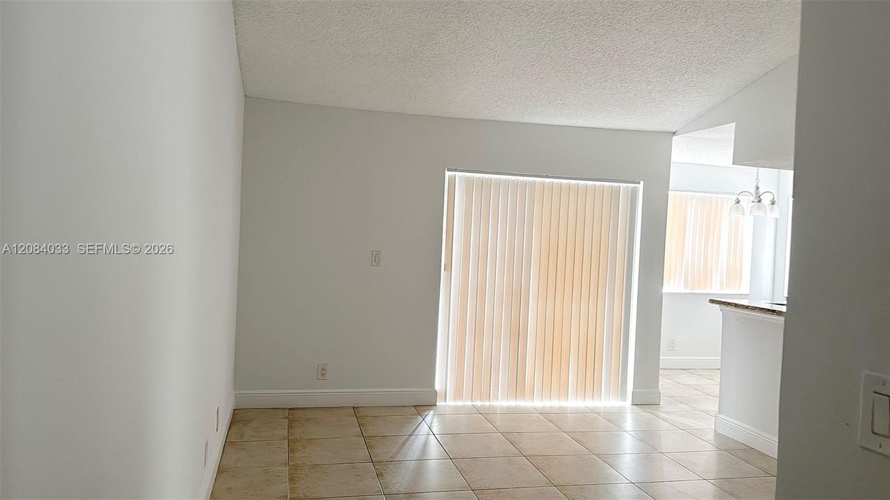 For Rent: $1,700 (1 beds, 1 baths, 695 Square Feet)