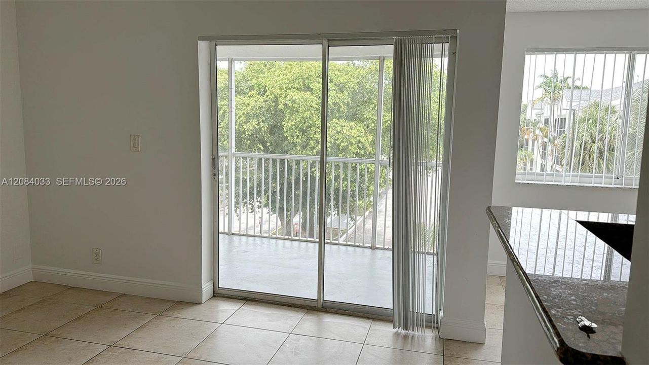For Rent: $1,700 (1 beds, 1 baths, 695 Square Feet)
