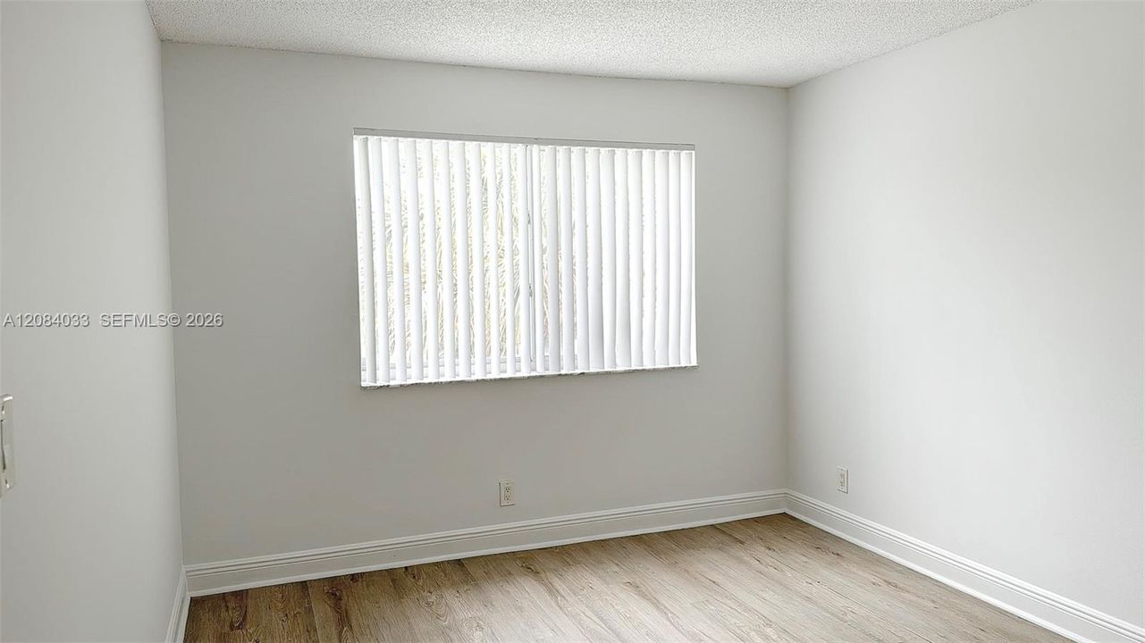 For Rent: $1,700 (1 beds, 1 baths, 695 Square Feet)