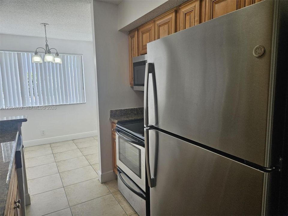 For Rent: $1,700 (1 beds, 1 baths, 695 Square Feet)