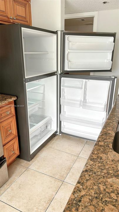 For Rent: $1,700 (1 beds, 1 baths, 695 Square Feet)