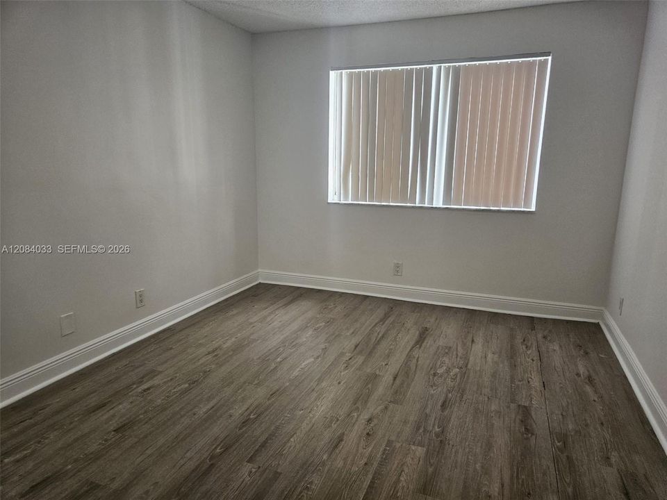 For Rent: $1,700 (1 beds, 1 baths, 695 Square Feet)
