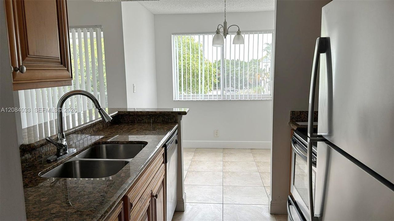 For Rent: $1,700 (1 beds, 1 baths, 695 Square Feet)