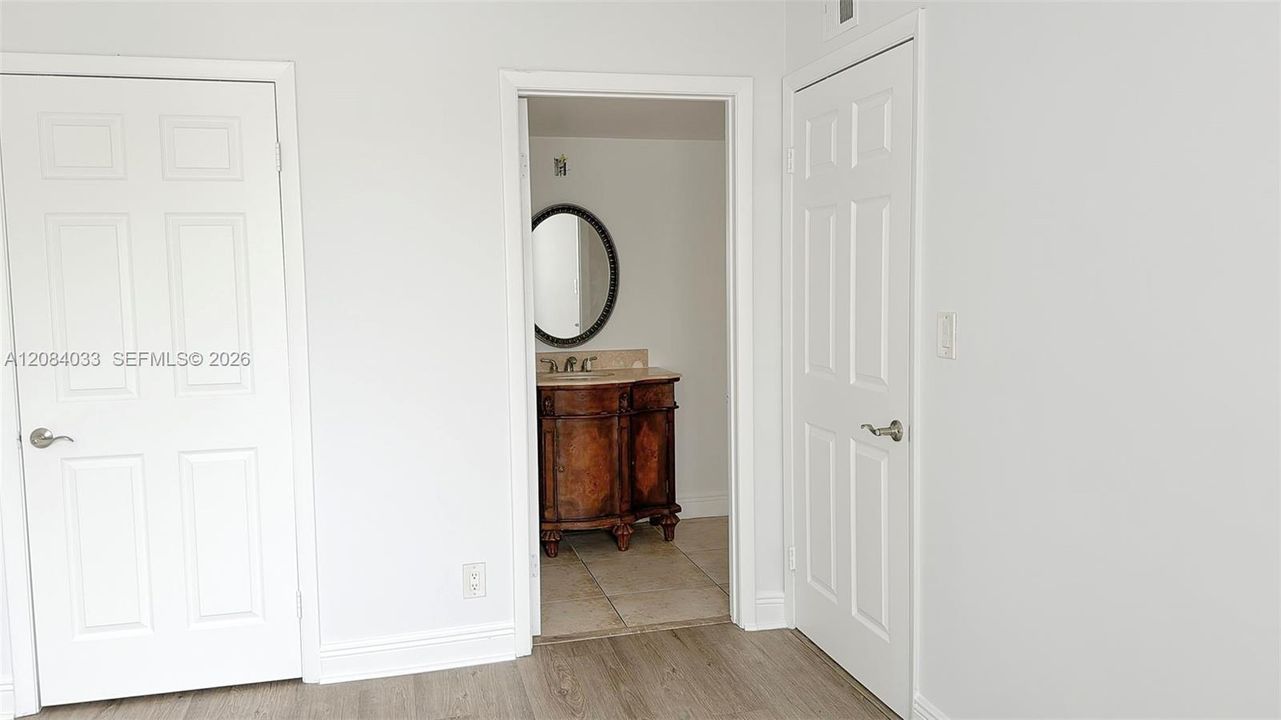 For Rent: $1,700 (1 beds, 1 baths, 695 Square Feet)