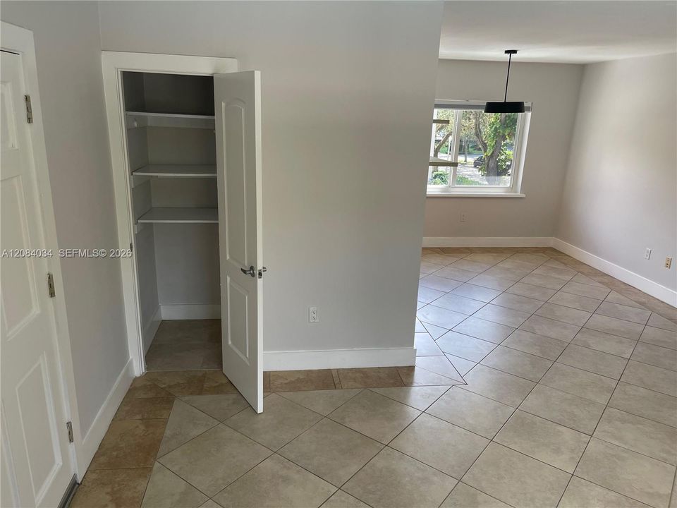 En Renta: $3,350 (2 camas, 2 baños, 1150 Pies cuadrados)