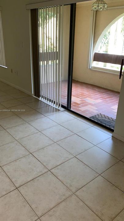 For Rent: $1,750 (1 beds, 1 baths, 750 Square Feet)