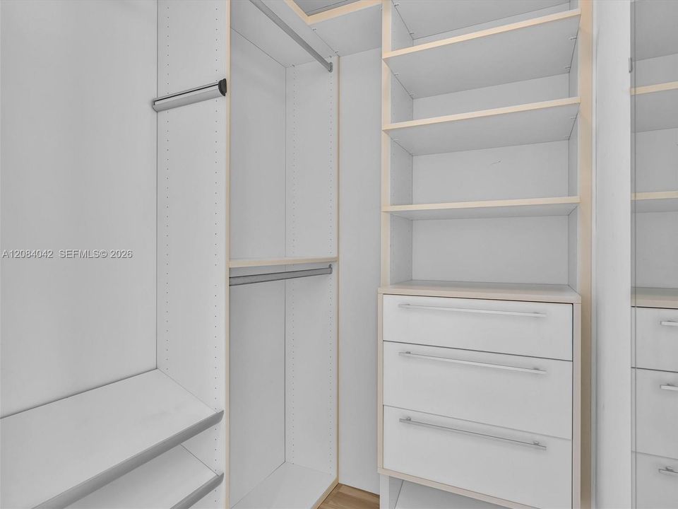 En Venta: $700,000 (1 camas, 2 baños, 880 Pies cuadrados)