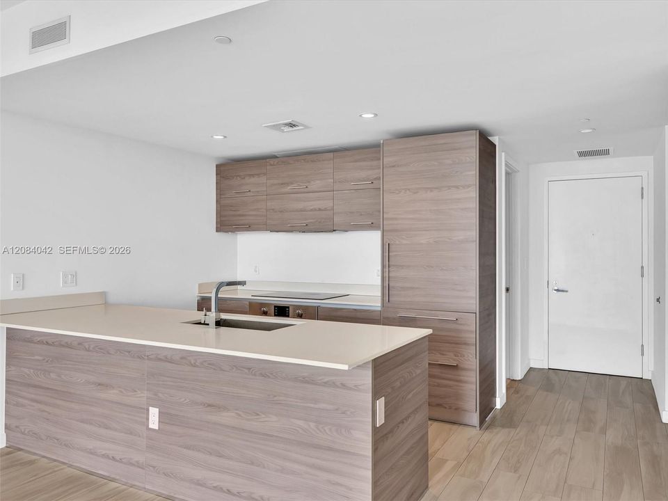 En Venta: $700,000 (1 camas, 2 baños, 880 Pies cuadrados)