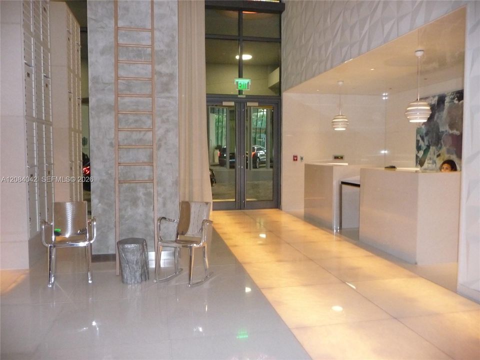 En Venta: $700,000 (1 camas, 2 baños, 880 Pies cuadrados)