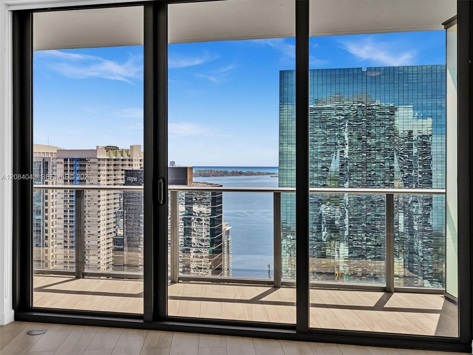 En Venta: $700,000 (1 camas, 2 baños, 880 Pies cuadrados)