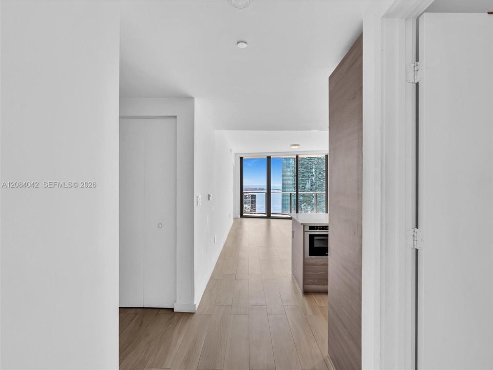 En Venta: $700,000 (1 camas, 2 baños, 880 Pies cuadrados)