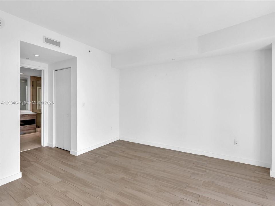 En Venta: $700,000 (1 camas, 2 baños, 880 Pies cuadrados)