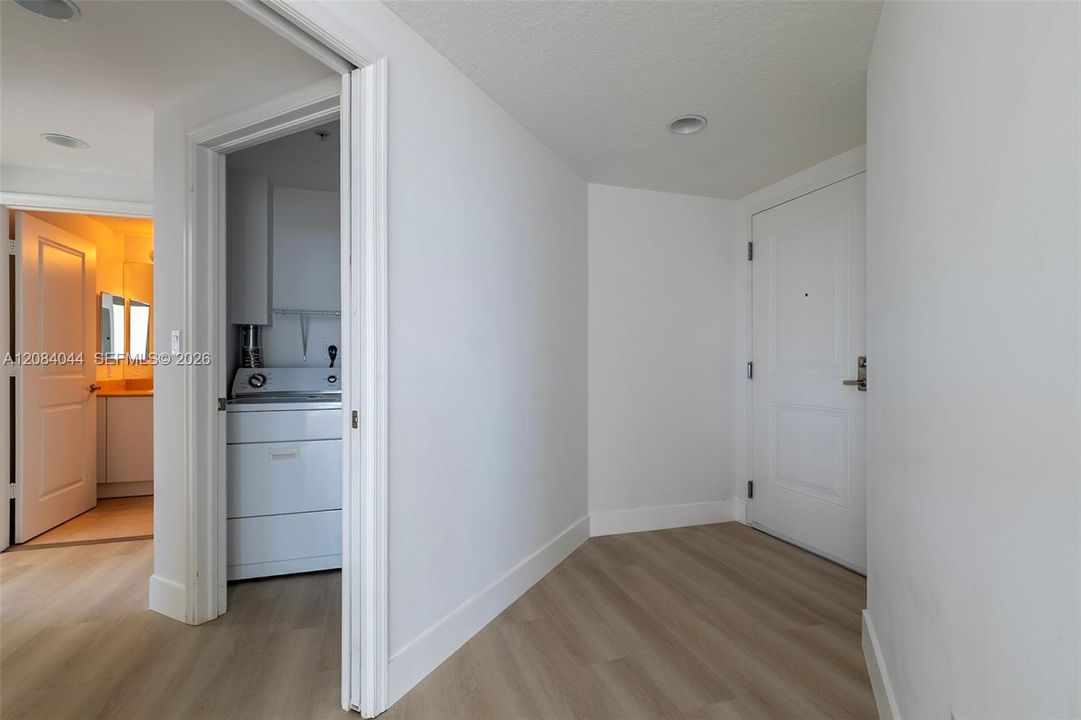 For Rent: $3,550 (2 beds, 2 baths, 1385 Square Feet)