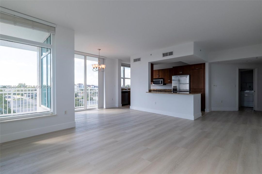For Rent: $3,550 (2 beds, 2 baths, 1385 Square Feet)