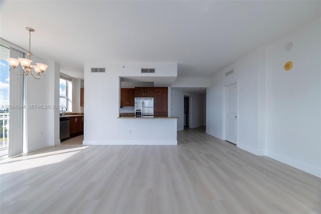 For Rent: $3,550 (2 beds, 2 baths, 1385 Square Feet)
