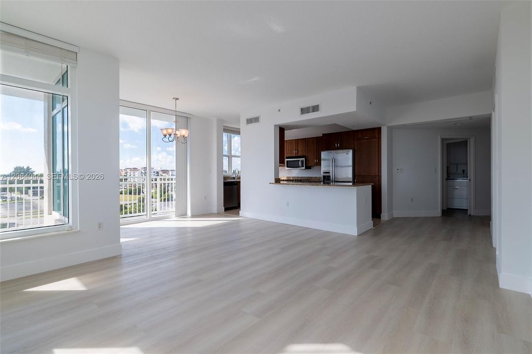 For Rent: $3,550 (2 beds, 2 baths, 1385 Square Feet)
