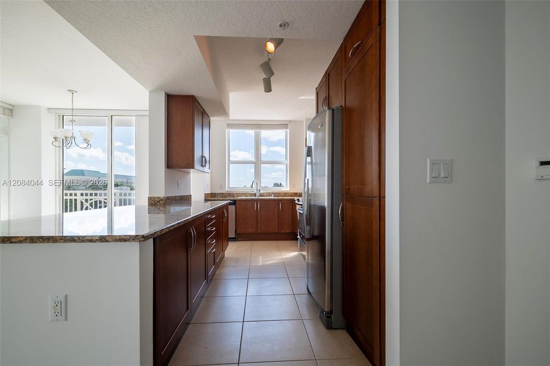 For Rent: $3,550 (2 beds, 2 baths, 1385 Square Feet)