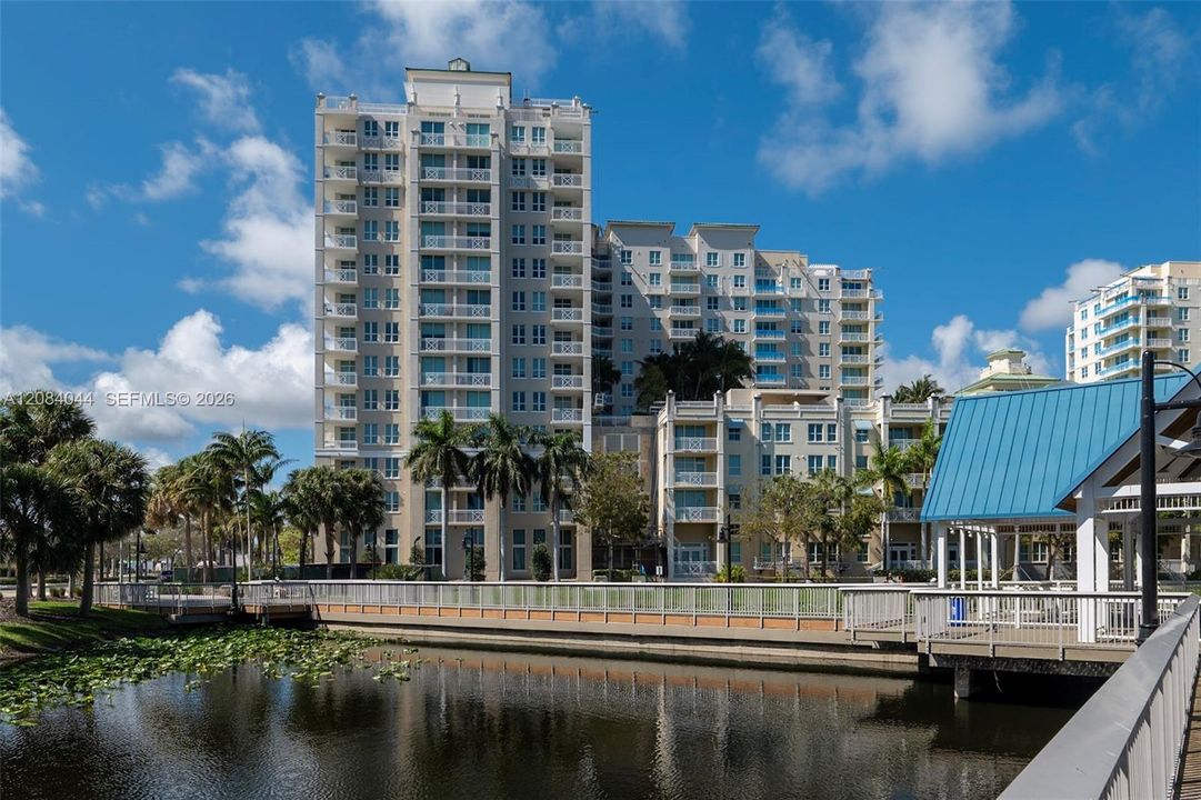 For Rent: $3,550 (2 beds, 2 baths, 1385 Square Feet)
