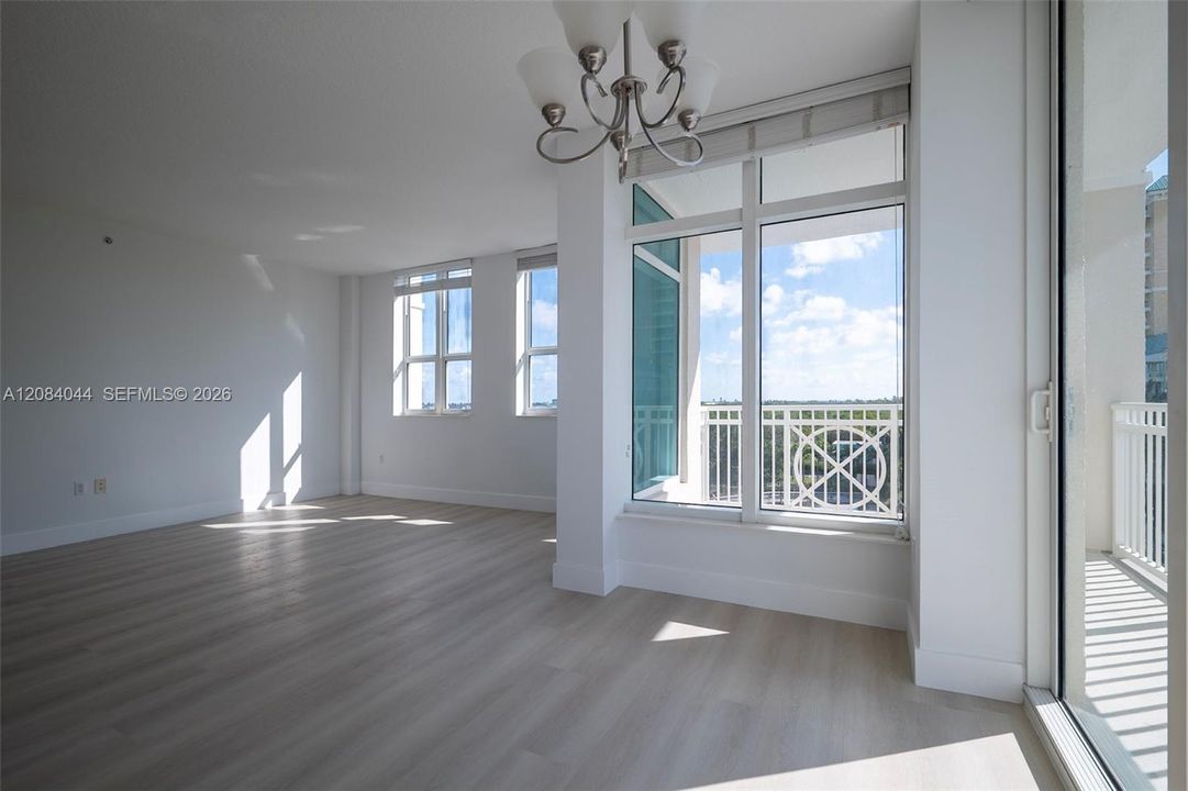 For Rent: $3,550 (2 beds, 2 baths, 1385 Square Feet)