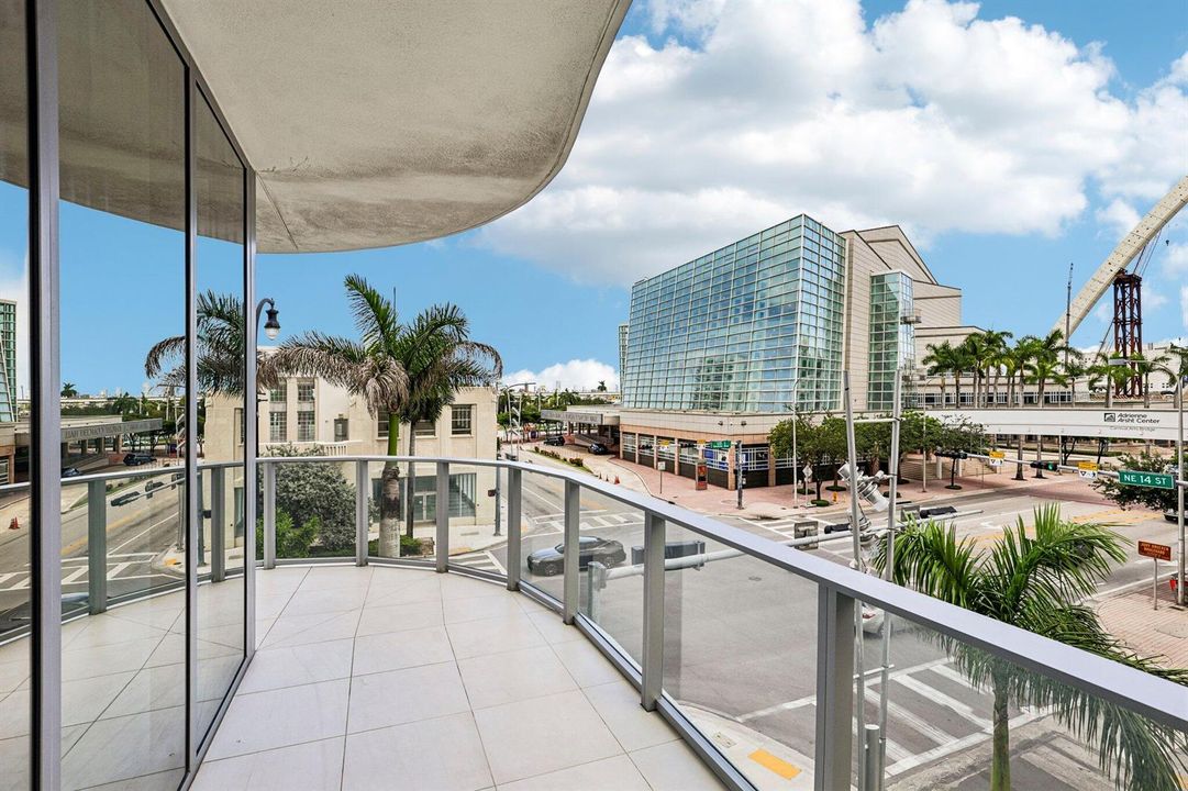 56-web-or-mls-Biscayne Blvd 201-S0409-05