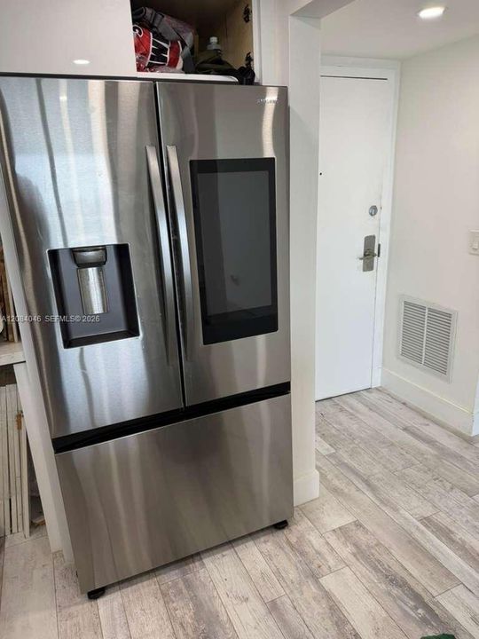 В аренду: $2,550 (2 спален, 2 ванн, 1070 Квадратных фут)