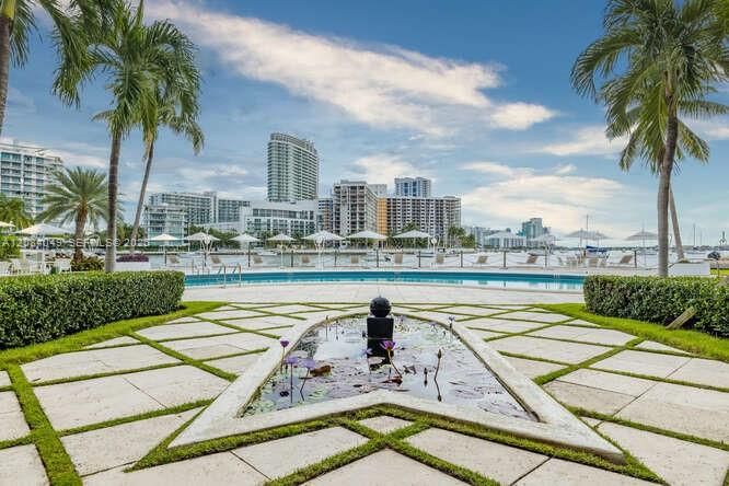 На продажу: $1,295,000 (1 спален, 1 ванн, 1085 Квадратных фут)