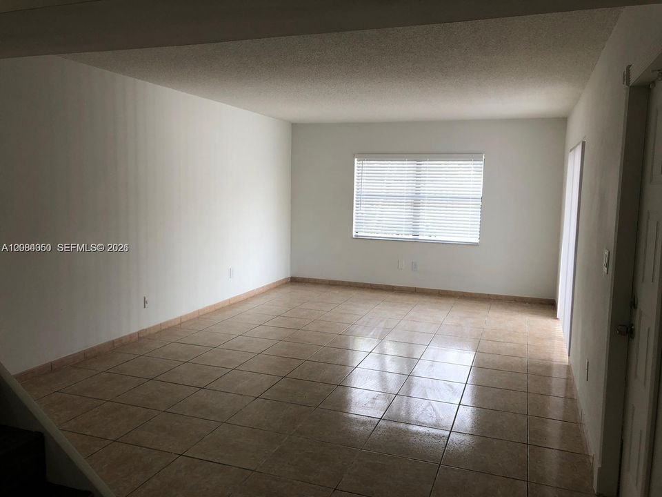 For Rent: $2,700 (3 beds, 2 baths, 1665 Square Feet)