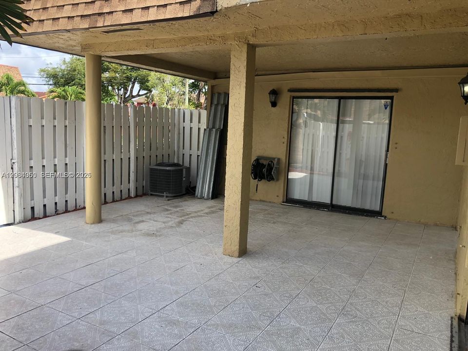 For Rent: $2,700 (3 beds, 2 baths, 1665 Square Feet)