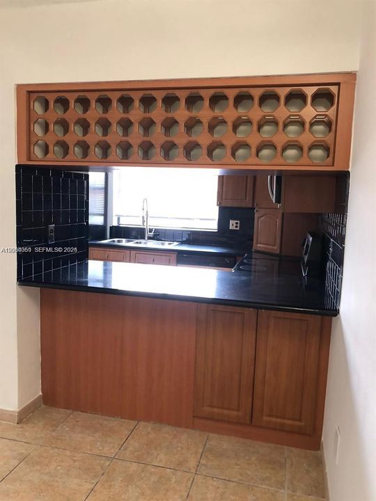 For Rent: $2,700 (3 beds, 2 baths, 1665 Square Feet)