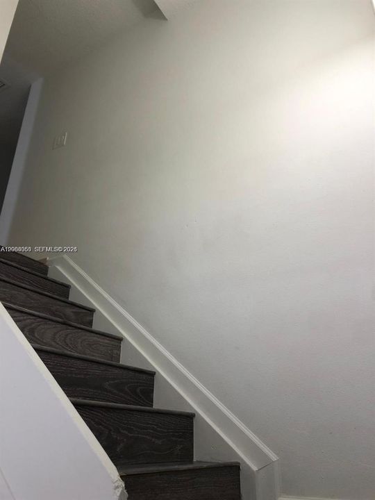 For Rent: $2,700 (3 beds, 2 baths, 1665 Square Feet)