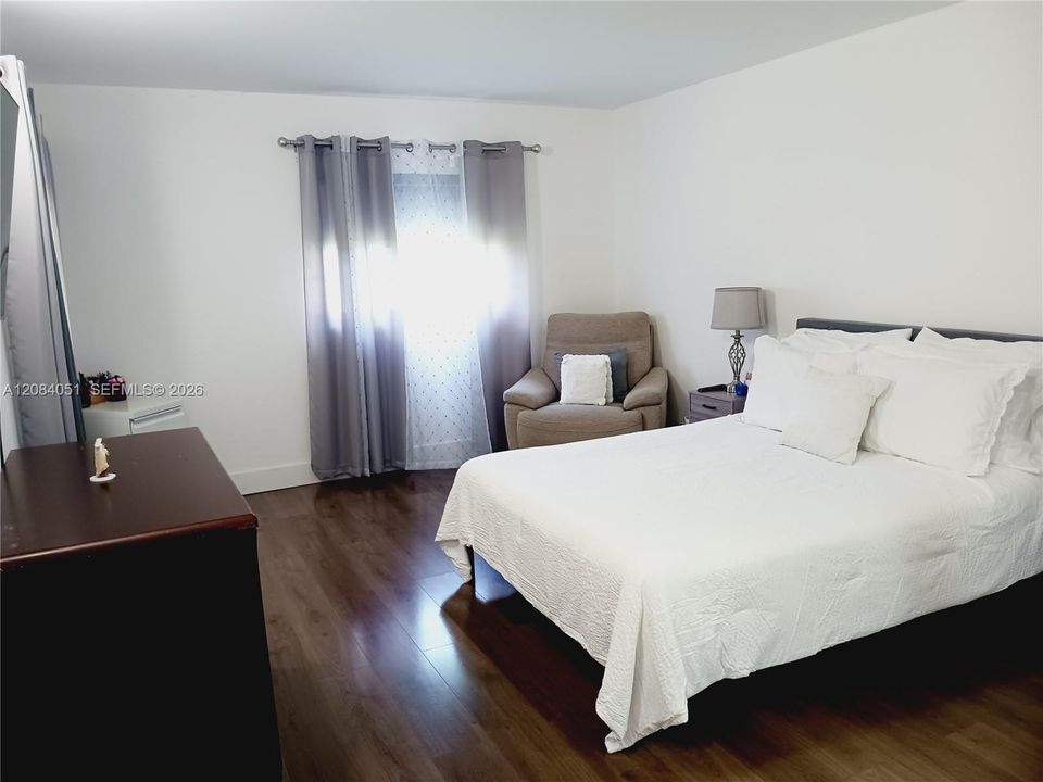 En Venta: $279,000 (2 camas, 2 baños, 1417 Pies cuadrados)