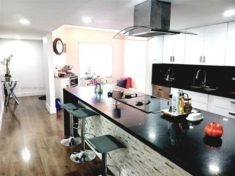 En Venta: $279,000 (2 camas, 2 baños, 1417 Pies cuadrados)