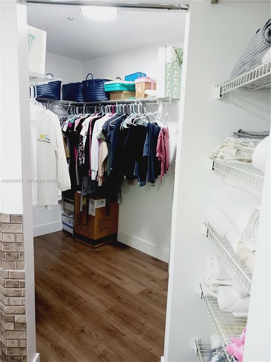 En Venta: $279,000 (2 camas, 2 baños, 1417 Pies cuadrados)
