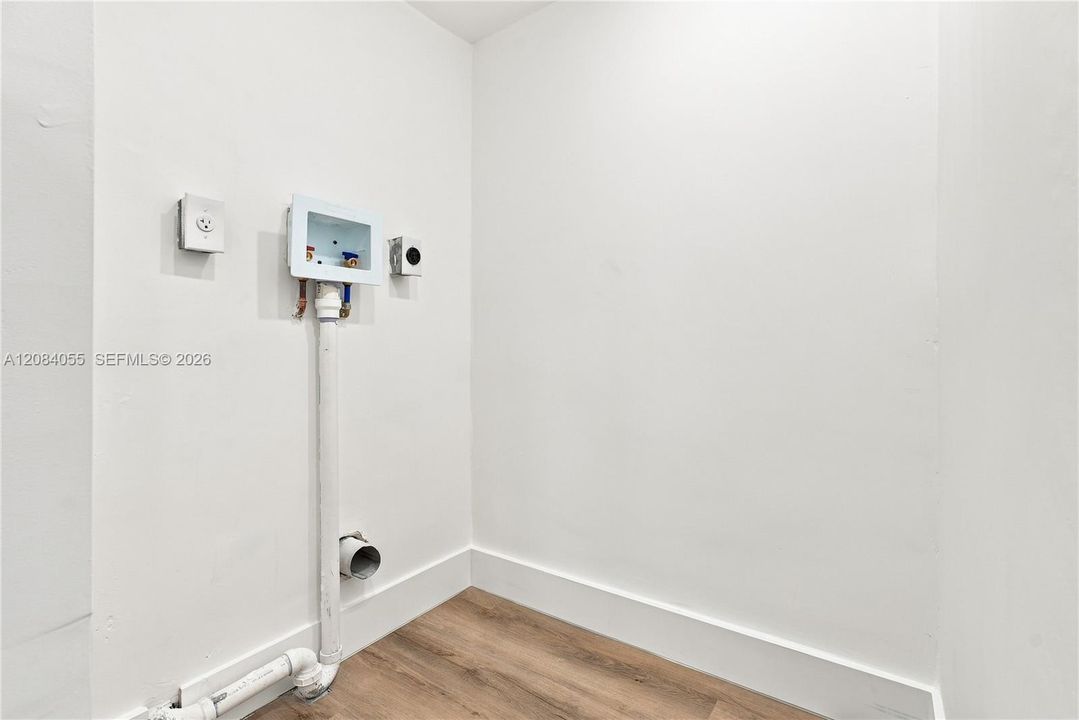 En Venta: $660,000 (5 camas, 3 baños, 1537 Pies cuadrados)