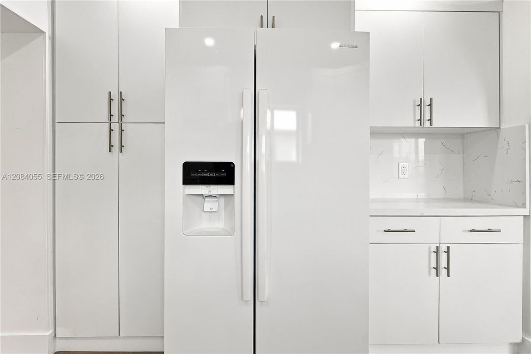 En Venta: $660,000 (5 camas, 3 baños, 1537 Pies cuadrados)