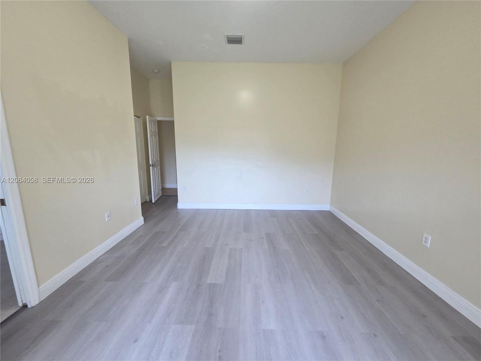 En Renta: $3,575 (3 camas, 2 baños, 1908 Pies cuadrados)
