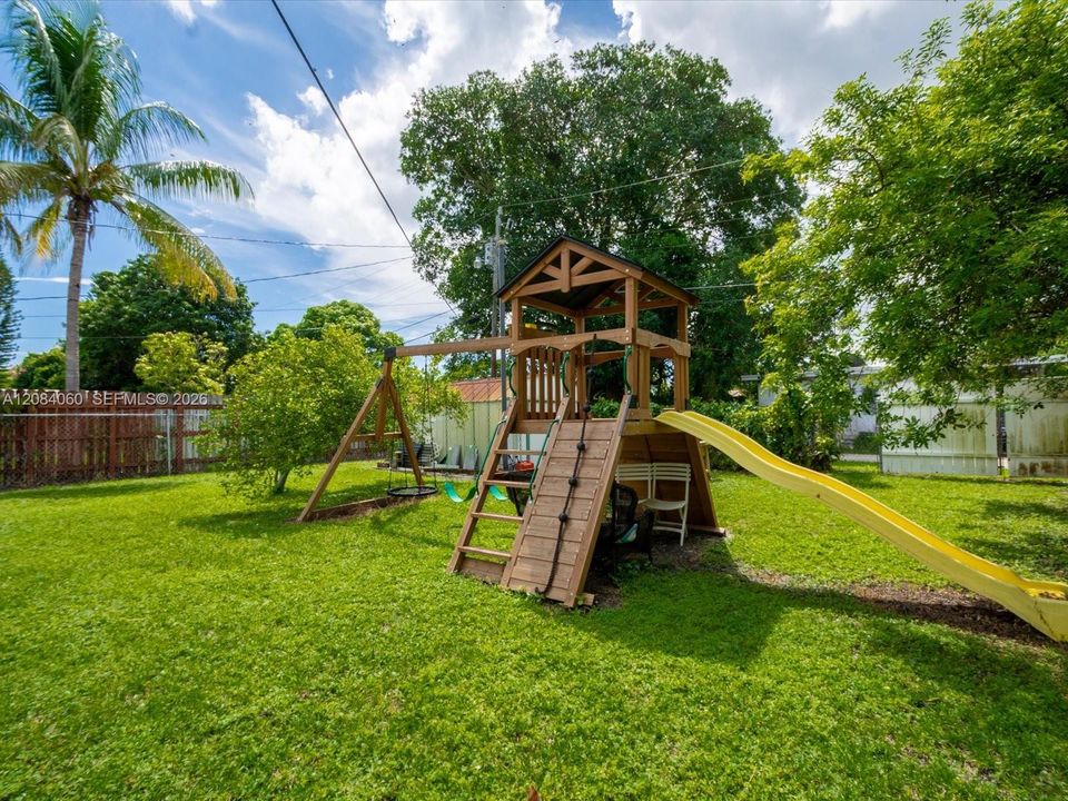 В аренду: $2,800 (3 спален, 2 ванн, 1163 Квадратных фут)