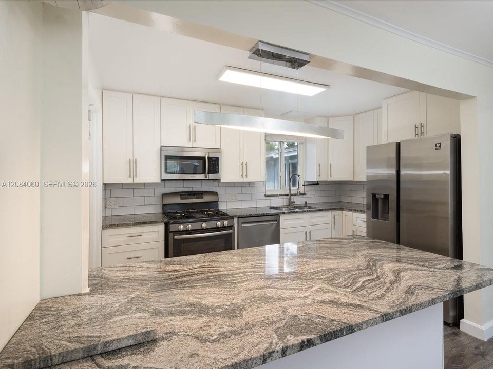 В аренду: $2,800 (3 спален, 2 ванн, 1163 Квадратных фут)
