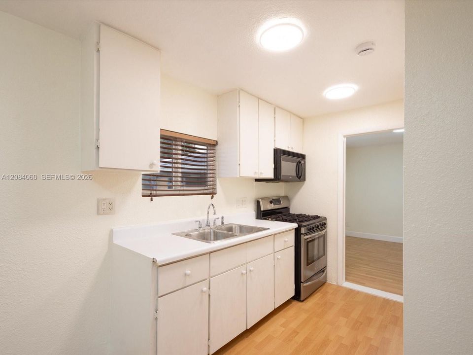 В аренду: $2,800 (3 спален, 2 ванн, 1163 Квадратных фут)