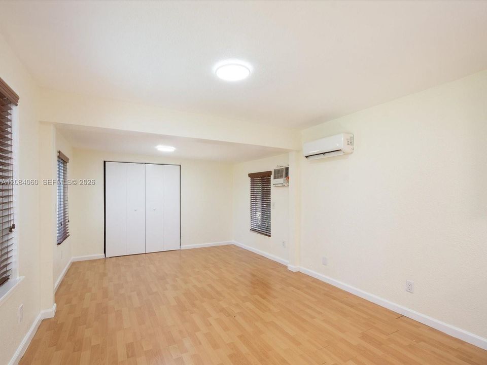 В аренду: $2,800 (3 спален, 2 ванн, 1163 Квадратных фут)