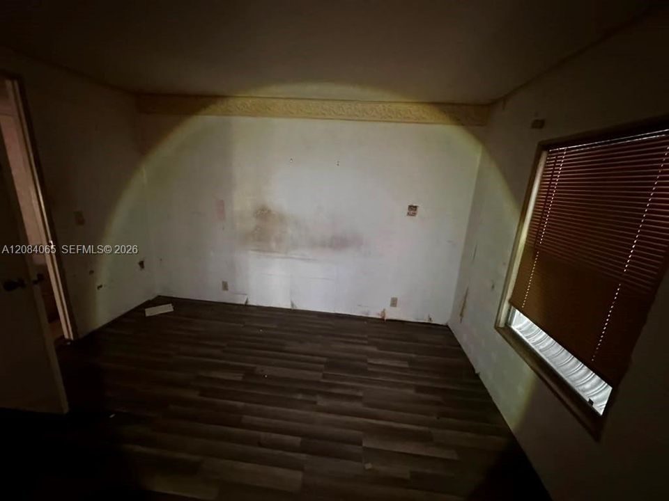 For Sale: $99,900 (2 beds, 2 baths, 1344 Square Feet)